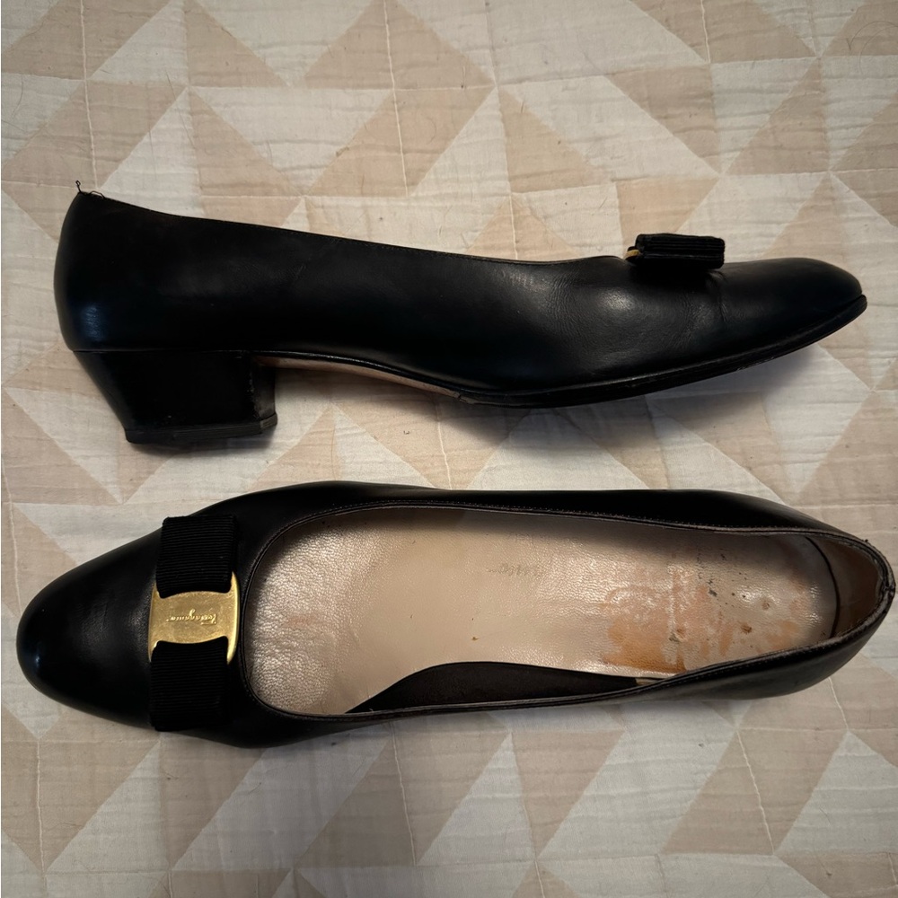 Salvatore Farragamo flats. Size 10.